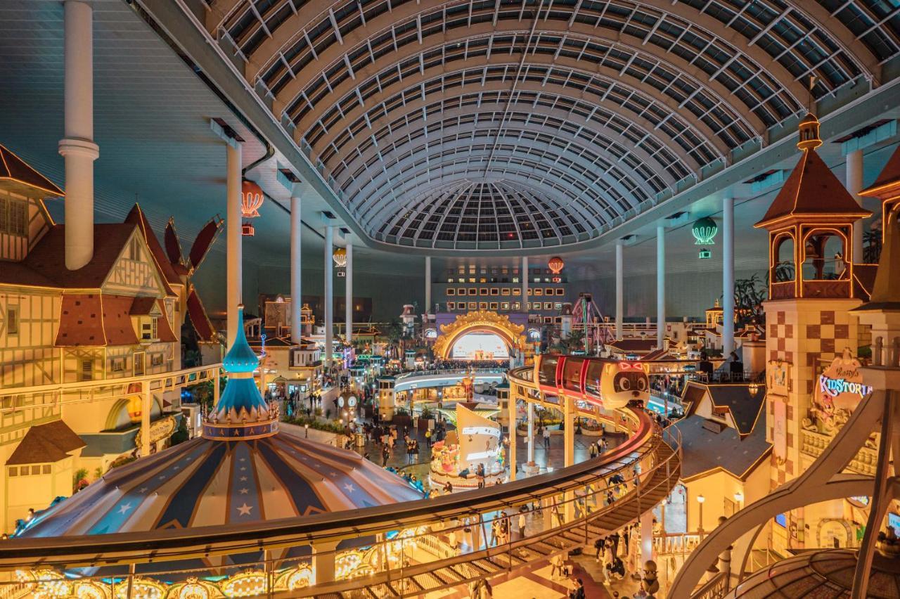 Lotte Hotel World Seoul Exterior photo The interior of the mall