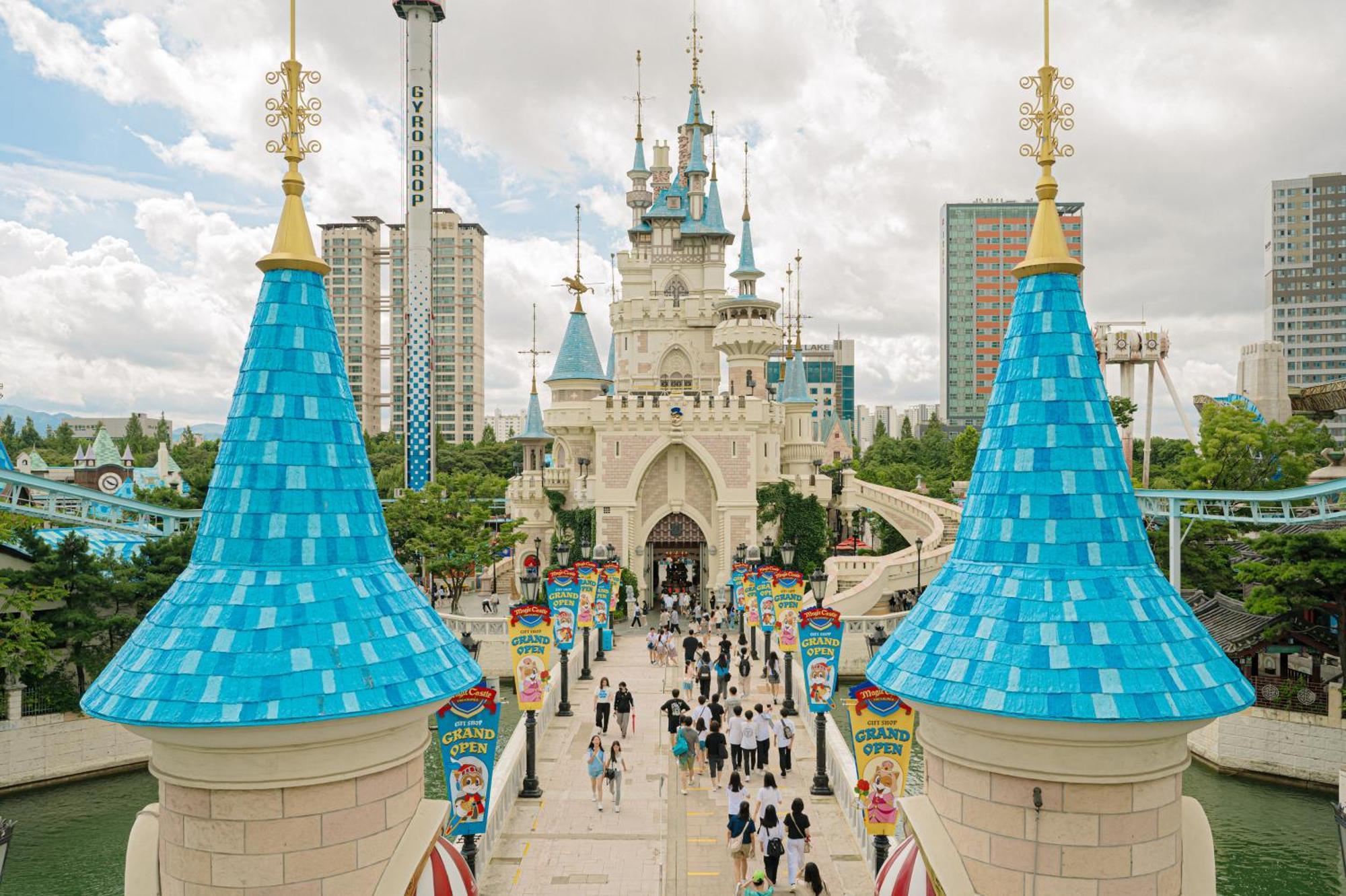 Lotte Hotel World Seoul Exterior photo Lotte World, Seoul